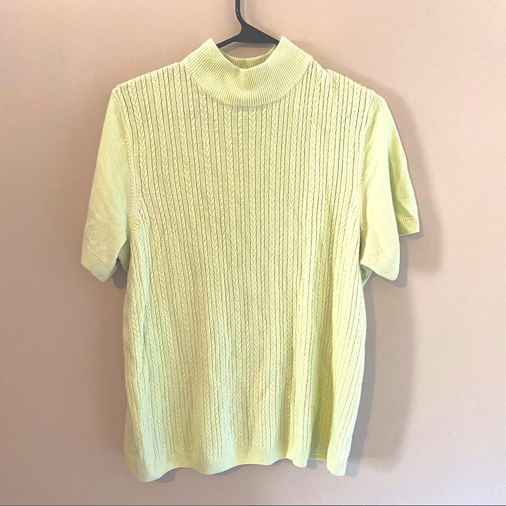🌿Soft Lime Top